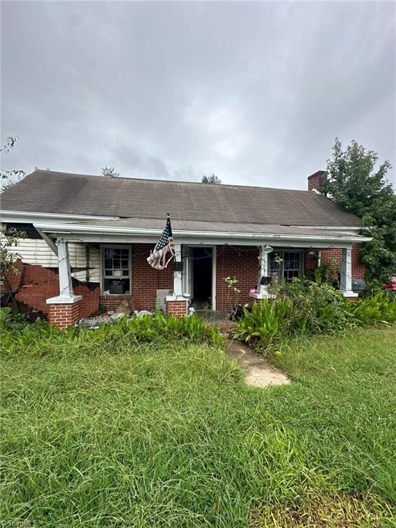 Property Photo:  101 Primitive Street  NC 27288 