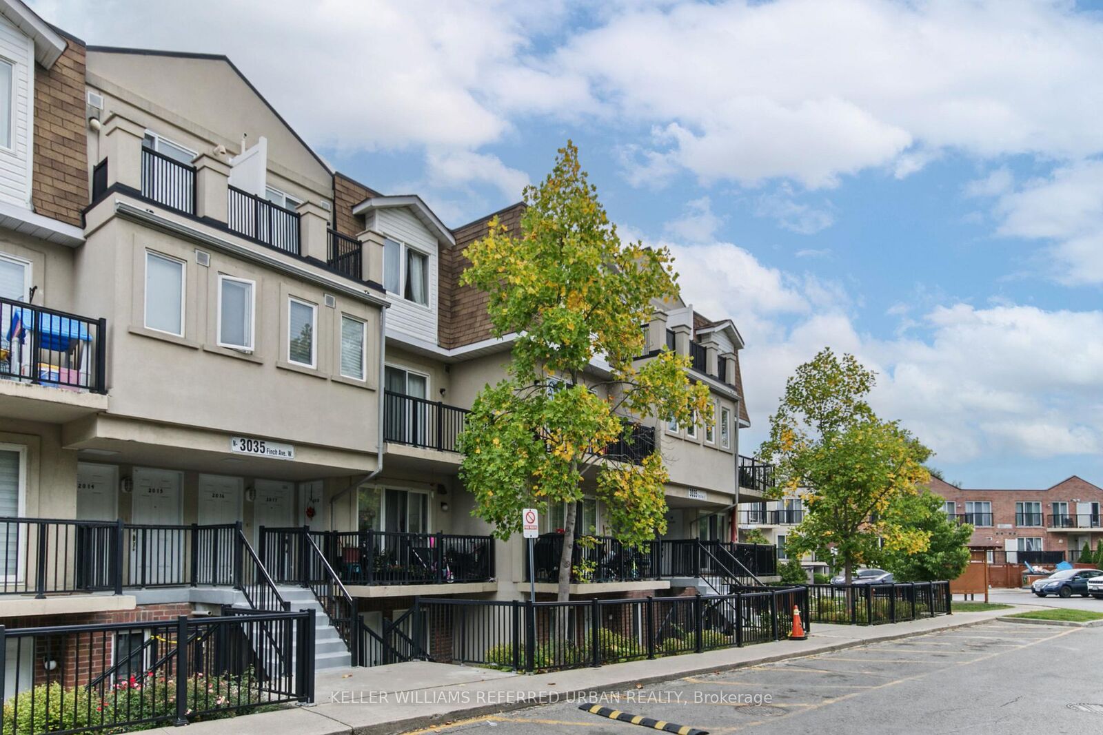 Property Photo:  3035 Finch Avenue W 2016  ON M9M 0A3 