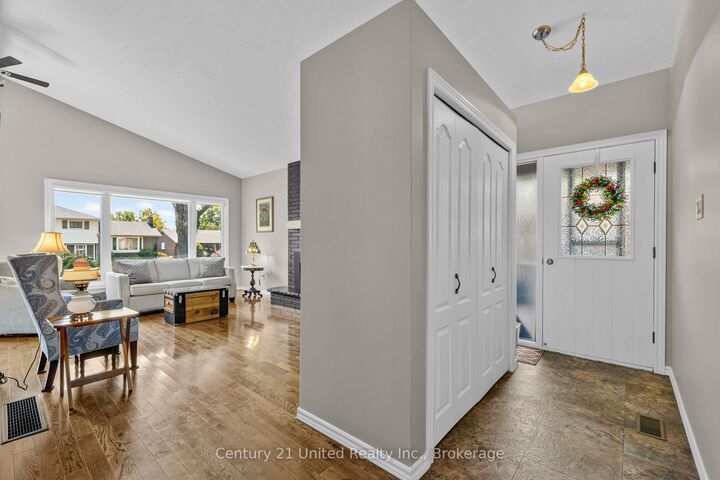 Photo de la propriété: 1225 Milburn Street ON K9H 6P3