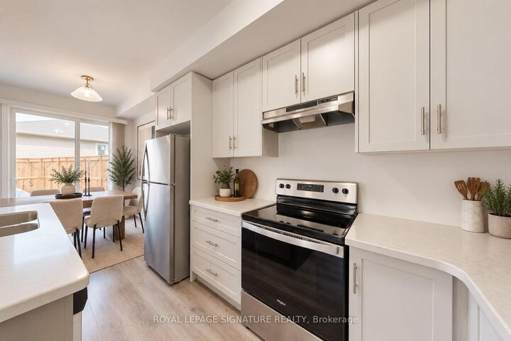 Property Photo:  10 Birmingham Drive 37  ON N1R 8K5 