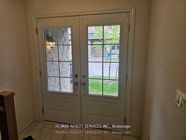 Property Photo:  68 First Street 34  ON L9W 2E4 