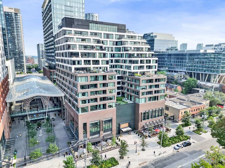 Property Photo:  455 Wellington Street W 711  ON M5V 0V8 
