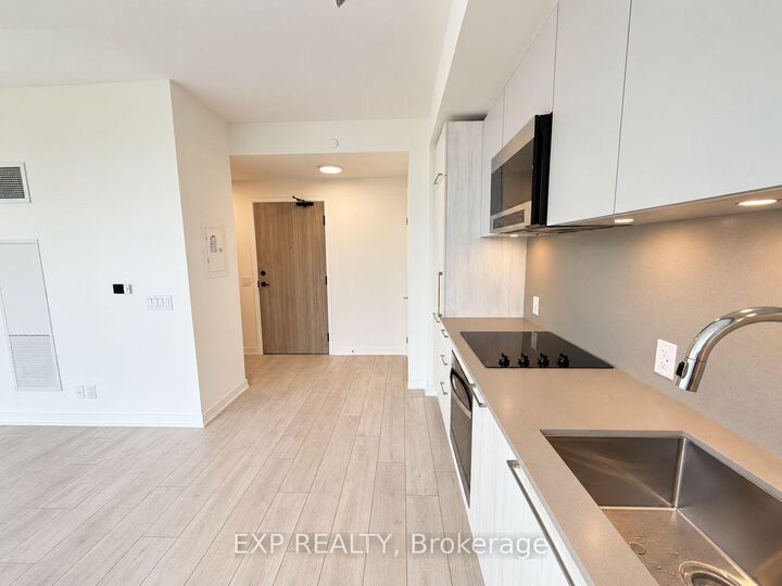 Property Photo:  1381 Lakeshore Road 409  ON L5E 1G6 