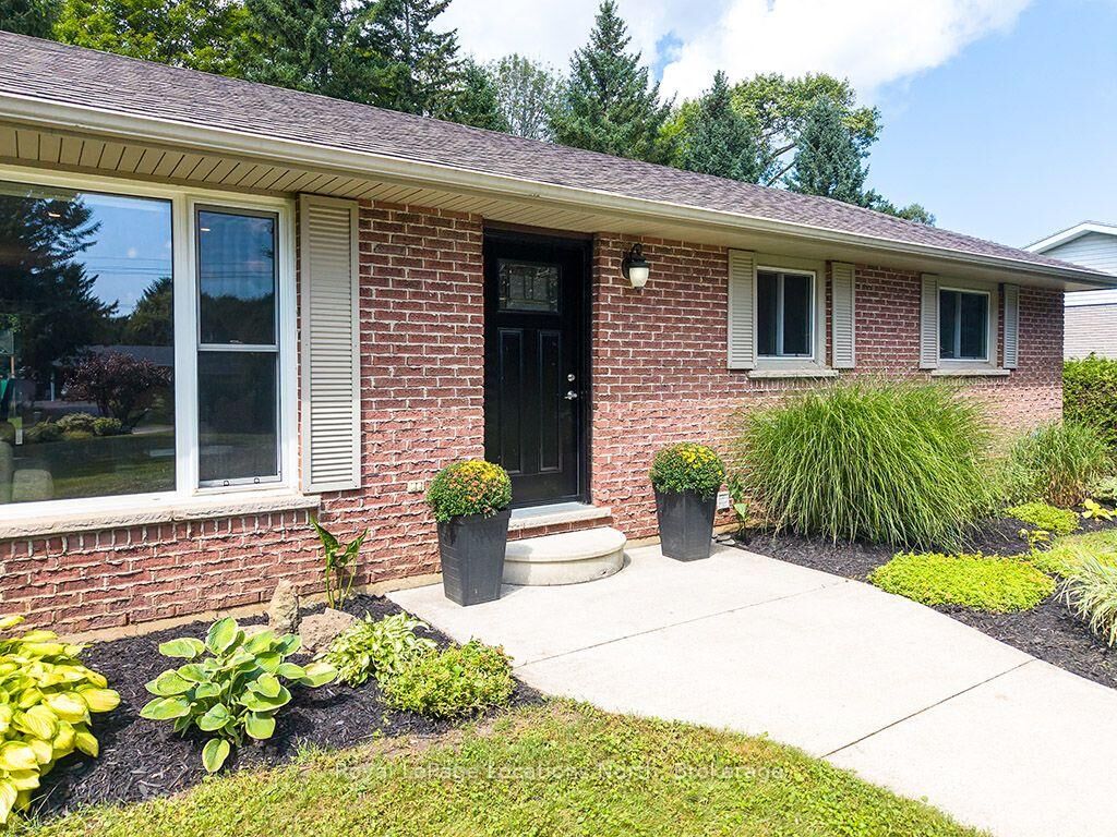 Property Photo:  124 Greenfield Drive  ON N4L 1W6 