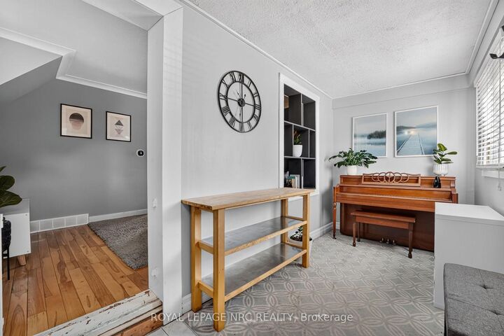 Property Photo:  26 Lyndon Street W  ON L2V 3J7 