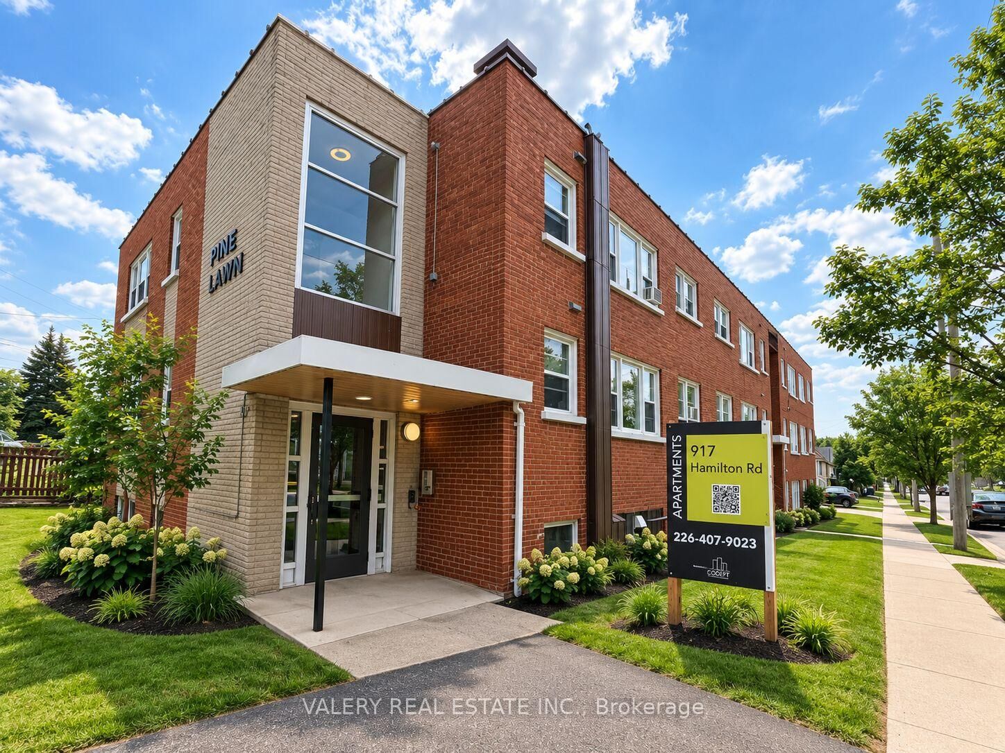 Property Photo:  917 Hamilton Road 22  ON N5Z 1W3 