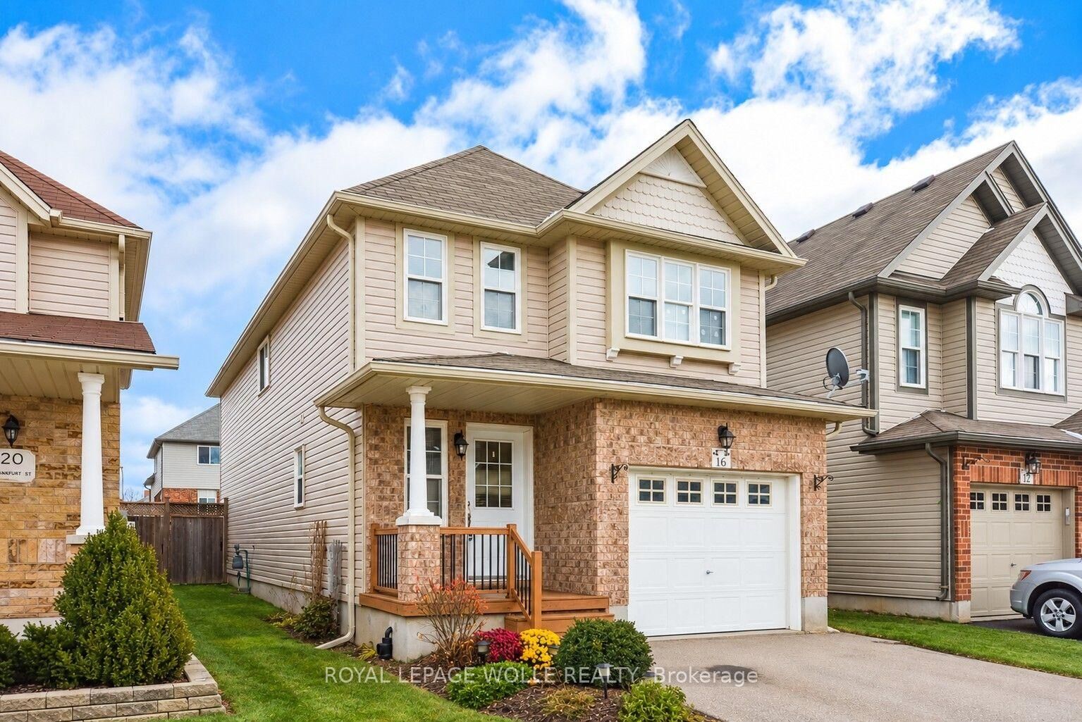 Property Photo:  16 Frankfurt Street  ON N2R 1T5 