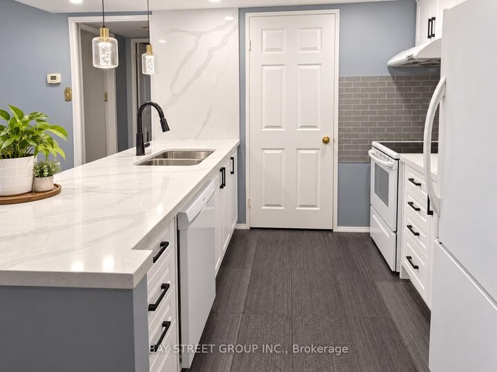 Property Photo:  701 King Street W Ph7  ON M5V 2W7 