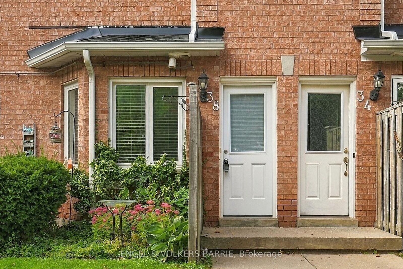 Property Photo:  506 Essa Road 38  ON L4N 7L5 