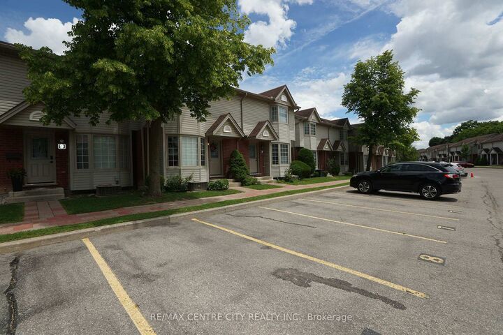 Property Photo:  50 Chapman Court 8  ON N6G 5E1 