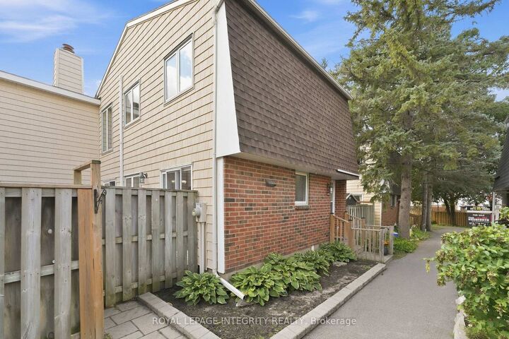 Property Photo: 248 Salter Crescent ON K2K 1Z2