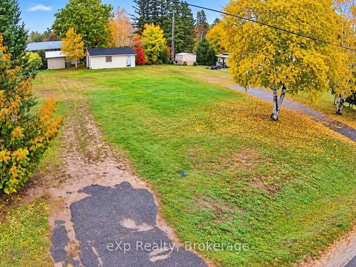 Property Photo:  8 Cedar Court  ON P0A 1X0 