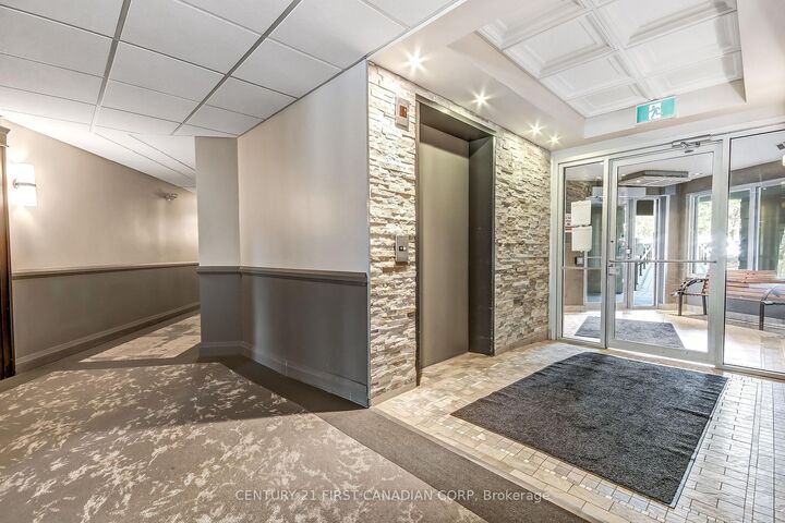 Property Photo:  5 Jacksway Crescent  ON N5X 3T6 