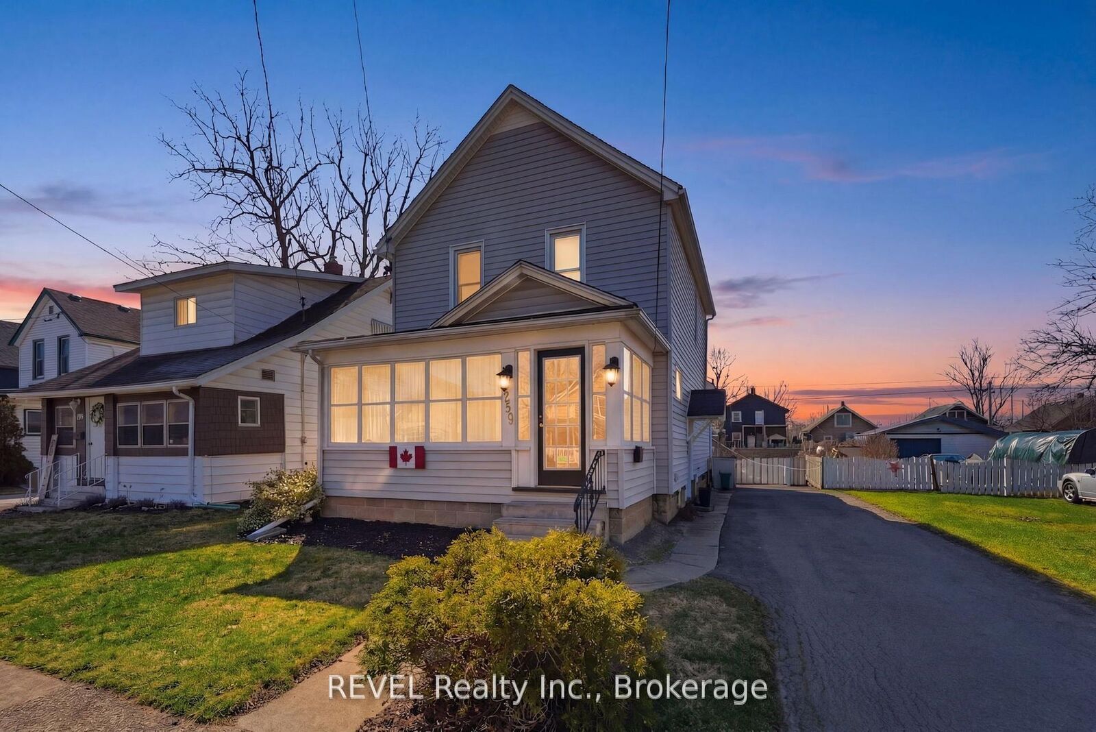 Property Photo:  259 Dufferin Street  ON L2A 2T7 