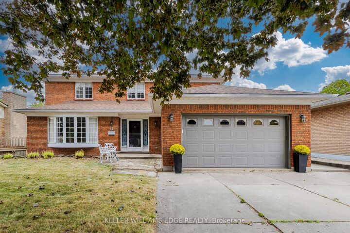 Property Photo:  54 Monte Drive  ON L8G 4M5 