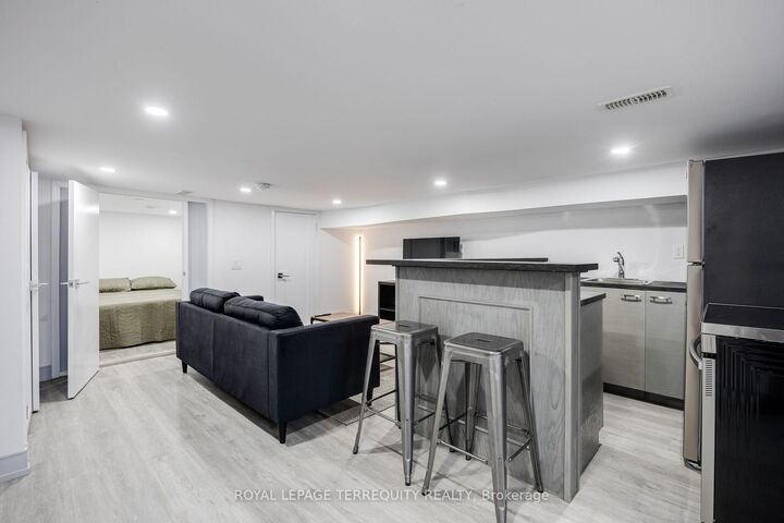 Property Photo:  668 Indian Road Bsmt  ON M6P 2C9 