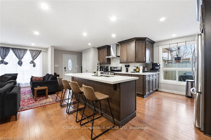 Photo de la propriété:  179 Banbury Road  ON N3P 1E6 