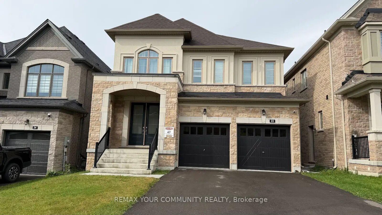 Property Photo:  22 Upbound Court  ON L9N 0W1 