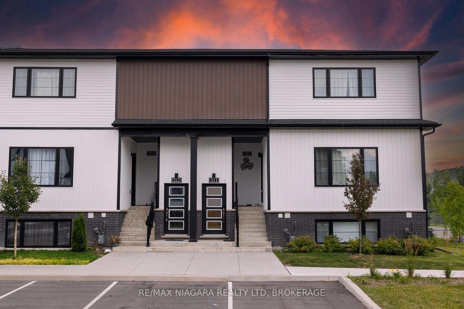 Property Photo: 4263 Fourth Avenue ON L2E 0C2