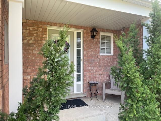 Property Photo:  44 Senior Crescent  ON N1T 2K6 