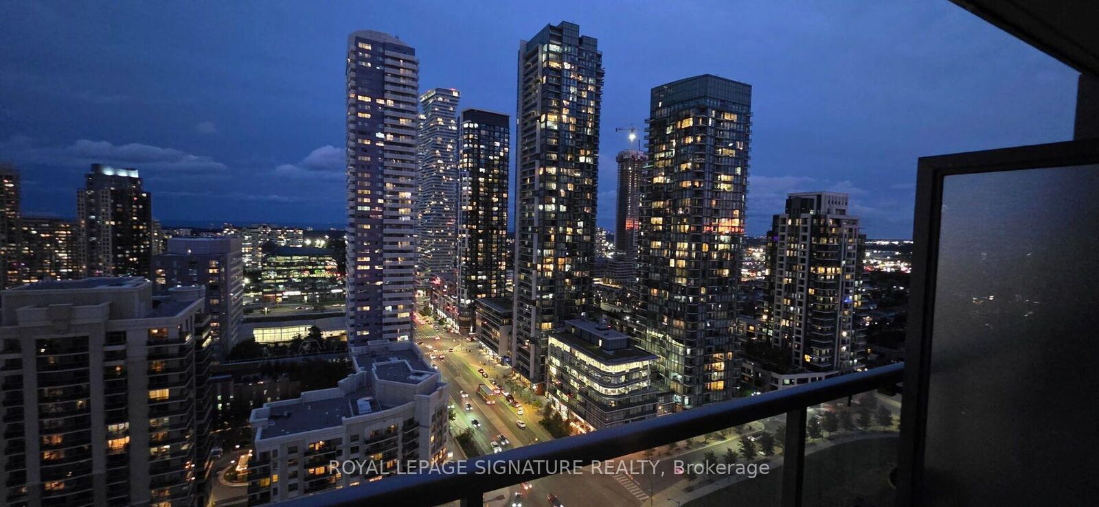 Property Photo:  388 Prince Of Wales Drive 2211  ON L5B 0A1 