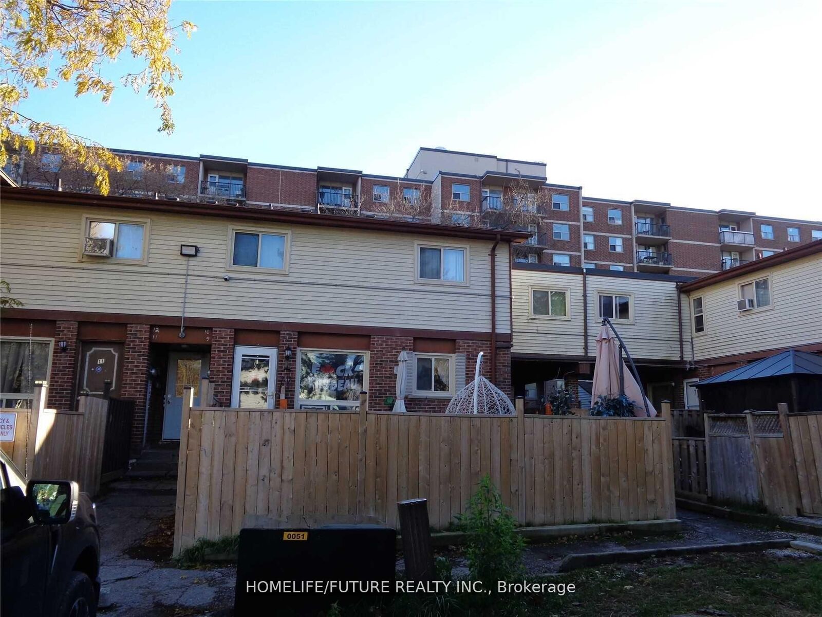 Property Photo:  255 Porter Street 24  ON L1J 1N3 