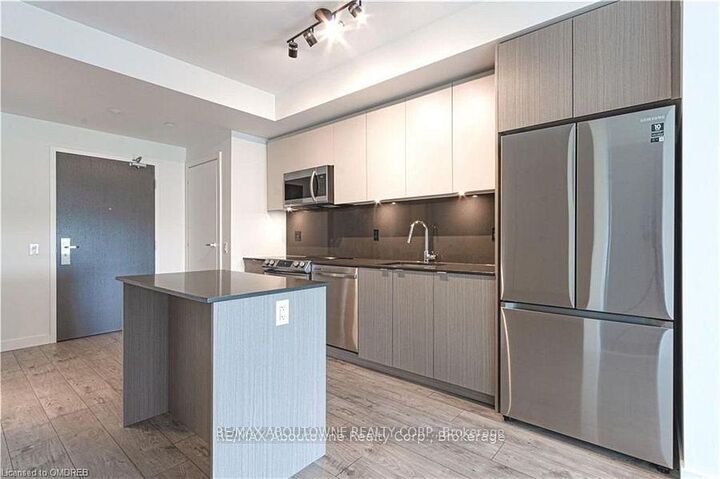 Property Photo:  133 Bronte Road B0721  ON L6L 3C1 