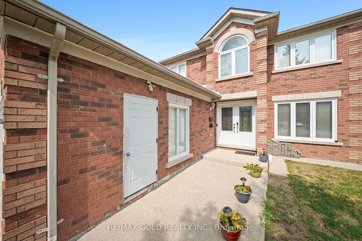 Property Photo: 45 Eagleridge Drive ON L6R 1G1