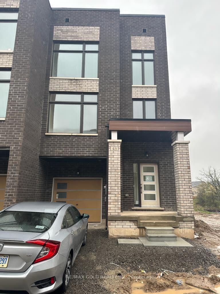 Property Photo:  43 Queenpost Drive  ON L6Y 6L2 
