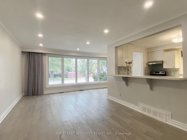 Property Photo:  207 Maple Avenue  ON L4C 2J4 