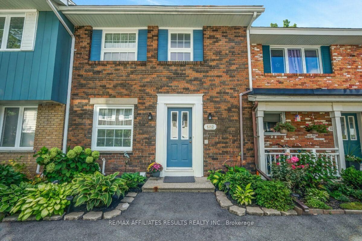 Property Photo:  1312 Cornell Street  ON K2H 7M1 