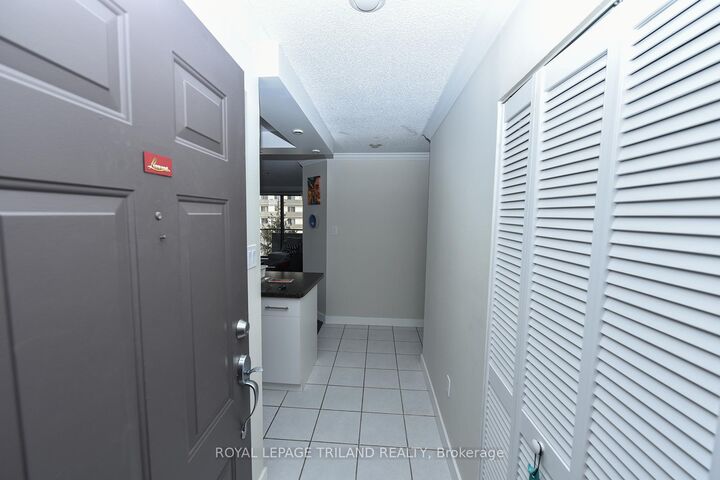 Property Photo:  75 Huxley Street 605  ON N6J 4W7 