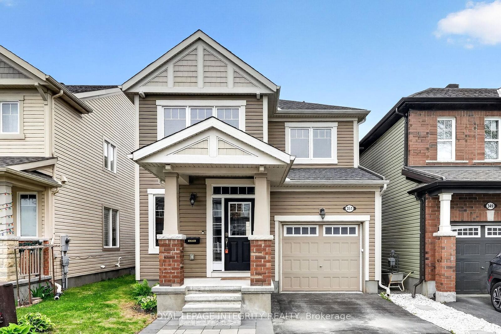 Property Photo: 351 Gallantry Way ON K2S 0R1