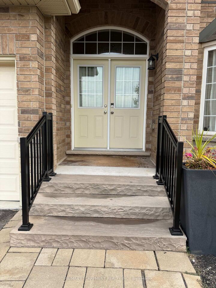 Property Photo:  81 Bellagio Avenue  ON L0R 1P0 