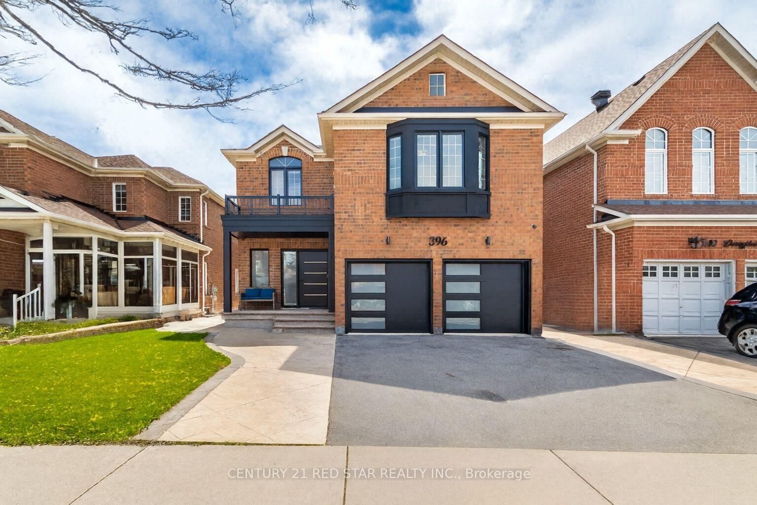 Property Photo:  396 Derrydale Drive  ON L5W 0E1 