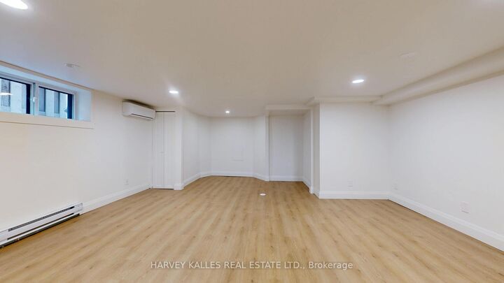Property Photo:  1214 Avenue Road 3  ON M5N 2G4 