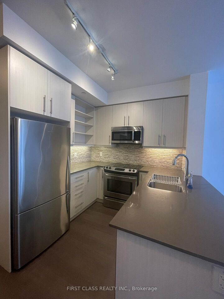 Property Photo:  55 Oneida Crescent 1106  ON L4B 4T9 