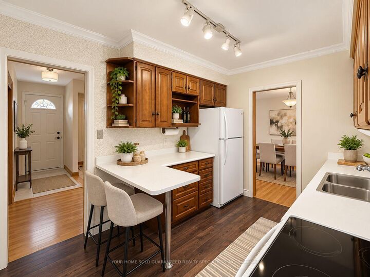 Property Photo:  37 Downsview Drive Main Floor  ON L4M 4P9 