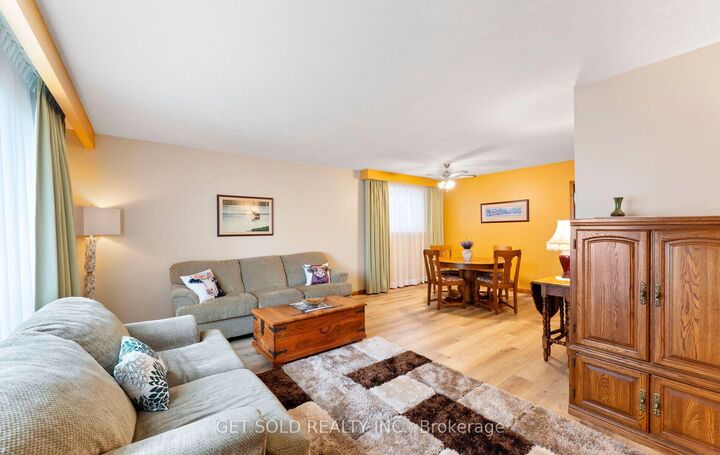 Property Photo:  22 Almayo Crescent  ON M9V 2L4 
