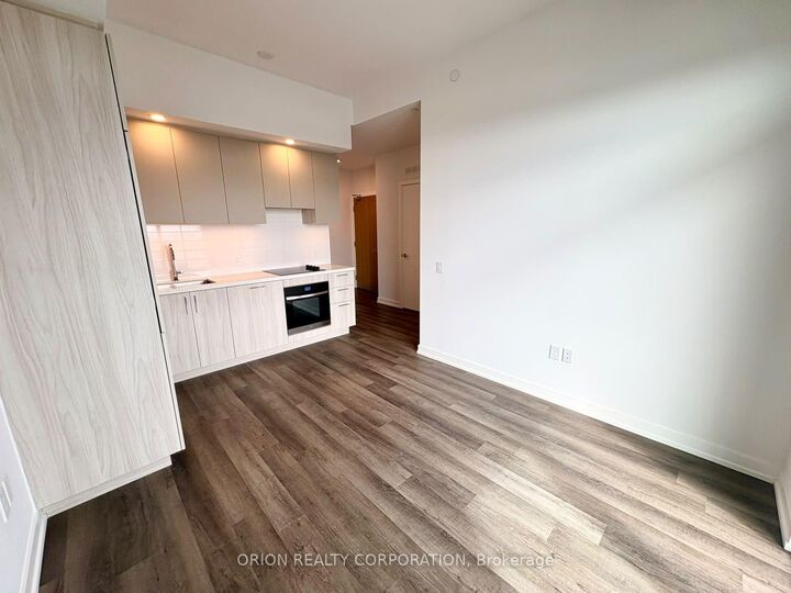 Property Photo:  21 Meadowdale Road 1912  ON L4K 0H6 