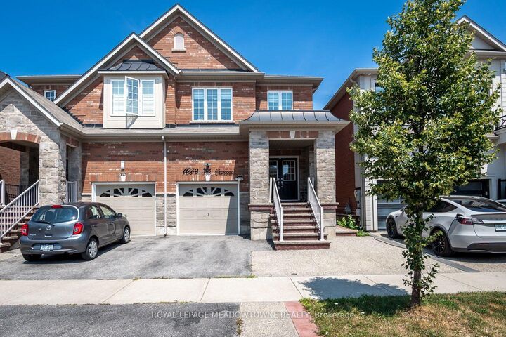 Property Photo:  1079 Job Crescent  ON L9T 8V5 
