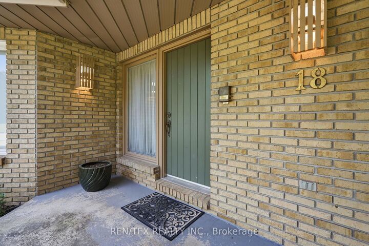 Property Photo:  18 Curtis Crescent  ON L7B 1C3 