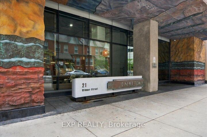 Property Photo:  21 Widmer Street 2206  ON M5V 0B8 