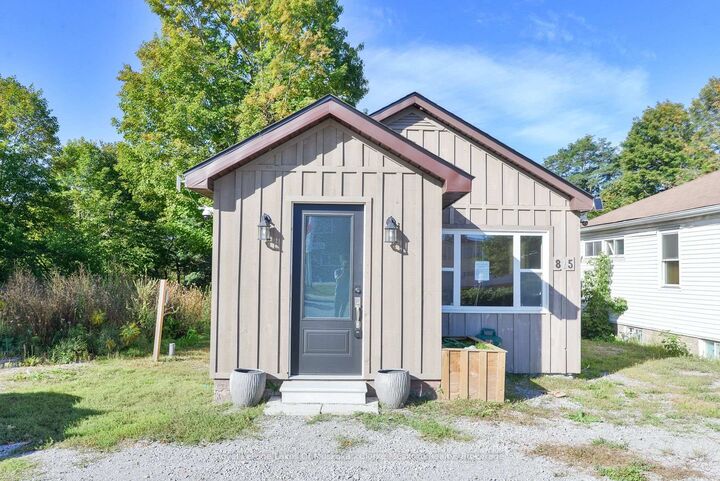 Property Photo:  815 Muskoka Road S  ON P1P 1K2 