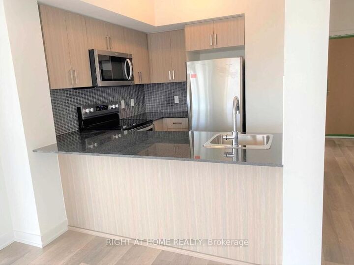 Property Photo:  1603 Eglinton Avenue W 1308  ON M6E 0A1 