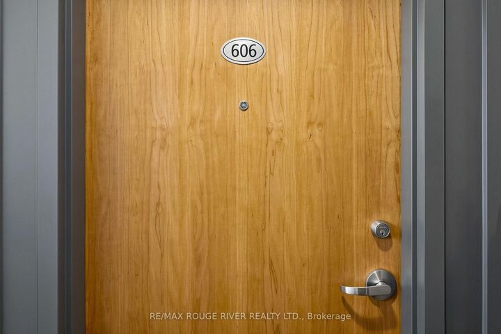 Property Photo:  601 Kingston Road 606  ON M4E 3Y2 