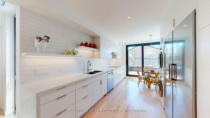 Property Photo:  149 Maria Street Upper  ON M6P 1W5 