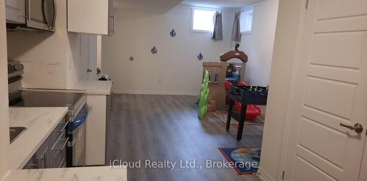 Property Photo:  141 Marvin Avenue 1  ON L6H 0Y6 