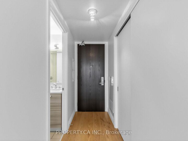Property Photo:  224 King Street W 1506  ON M5V 1H8 