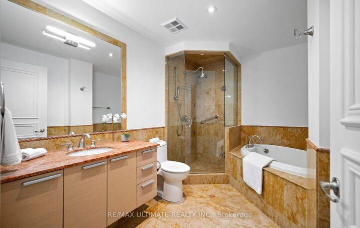 Property Photo:  662 Sheppard Avenue 303C  ON M2K 3E6 